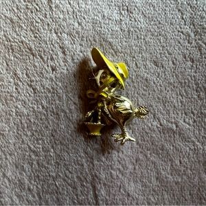 Vintage brooch 🌸